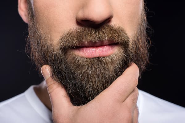 Sakal ve bıyık ekimi — doğal büyüme yönü eşleştirmesi